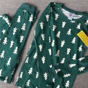 Hanna Andersson Green and White Tree Pajama Set from HannaSoft Line.